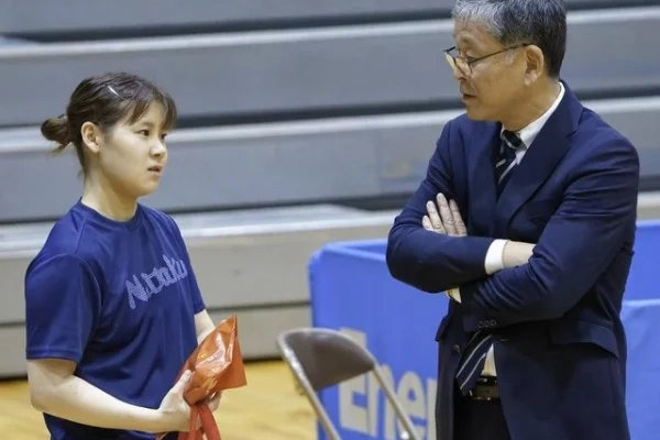 德乙沙尔克04迎战纽伦堡 升级附加赛席位与防线轮换如何取舍